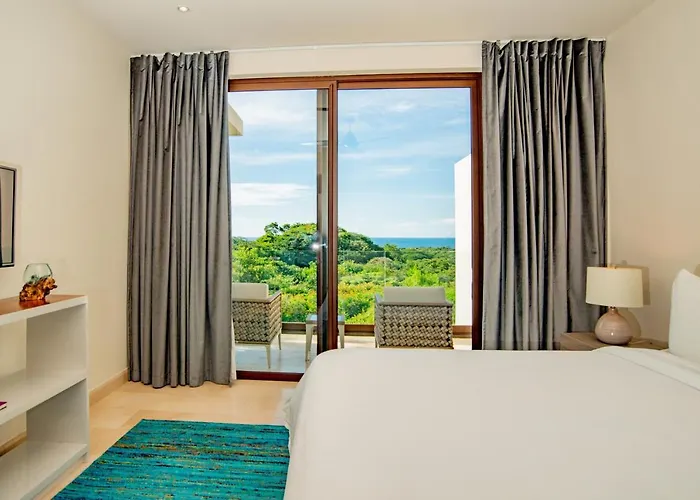 Private Pool Townhouse With Partial Ocean View - Aromo - Reserva Conchal Сasa de vacaciones