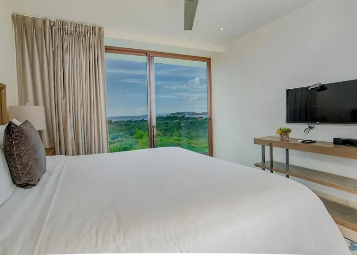 Private Pool Townhouse With Partial Ocean View - Aromo - Reserva Conchal Сasa de vacaciones *